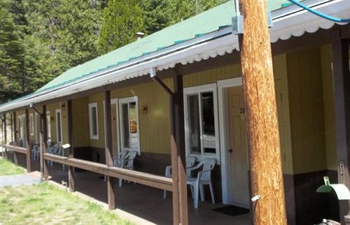 White Chief Mountain Lodge Fish Camp Esterno foto